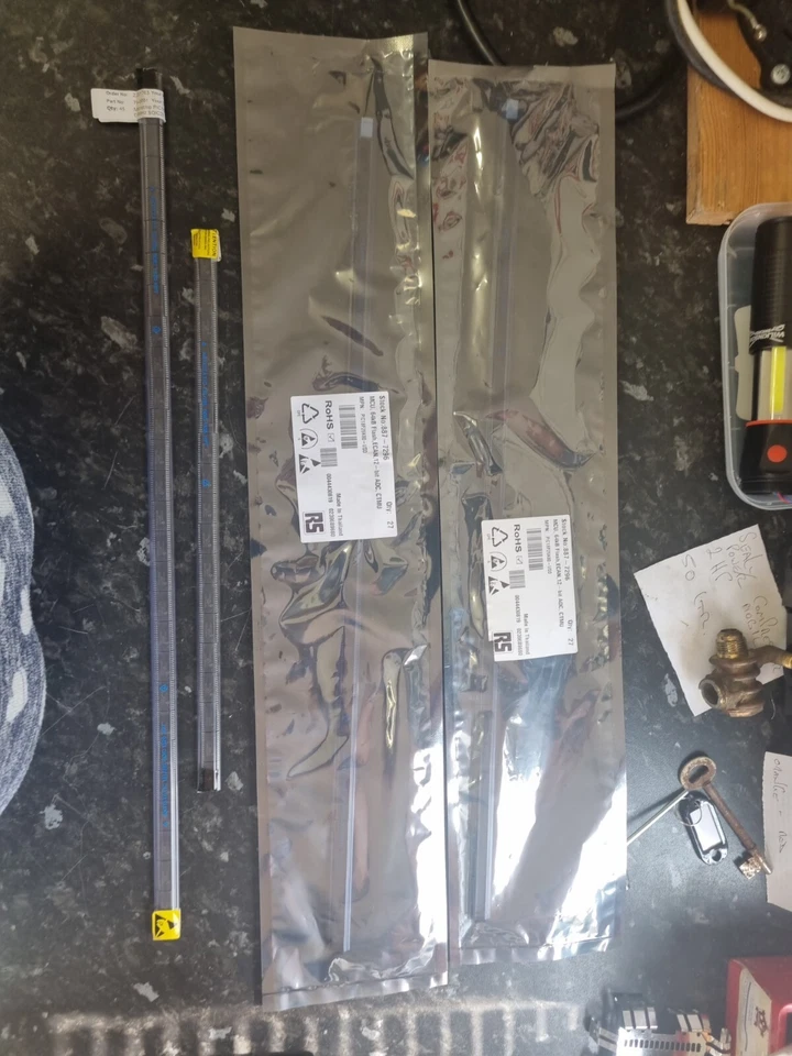 PIC18F26K80-I/SO  Micochip Surface Mount X99 - Image 3 of 4