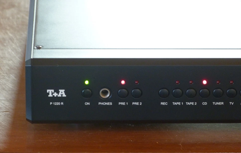 T+A P-1220R HighEnd Vorverstärker +Phono MC!+Fb top Zust. Service bei T+A 2/2024 - Bild 3 von 4