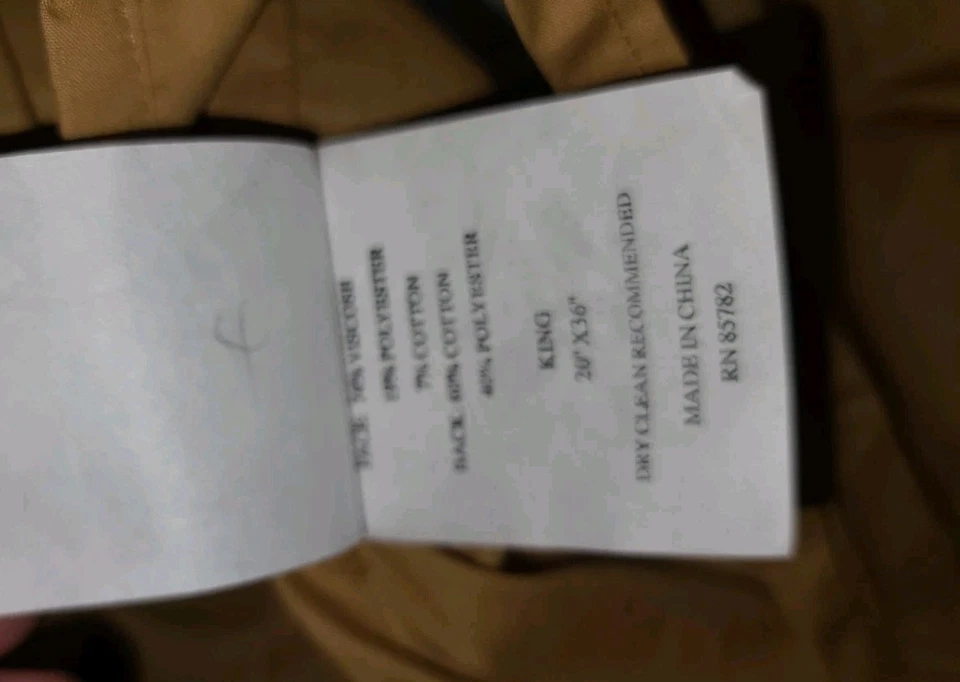 Juego de 4 piezas de muebles para el hogar Pacific Coast Medallion Bristol edredón negro dorado  Foto 4 de 4