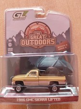 GREENLIGHT 38080B 1986 GMC - Sierra Pick-Up Camping Wohnmobil 1:64
