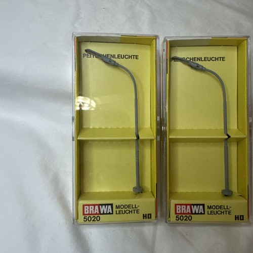 BRAWA 5020 CALIBRE HO Lote de 2 POSTES DE LUZ DE FARO para MODELO DISEÑO FERROVIARIO | Condition: New