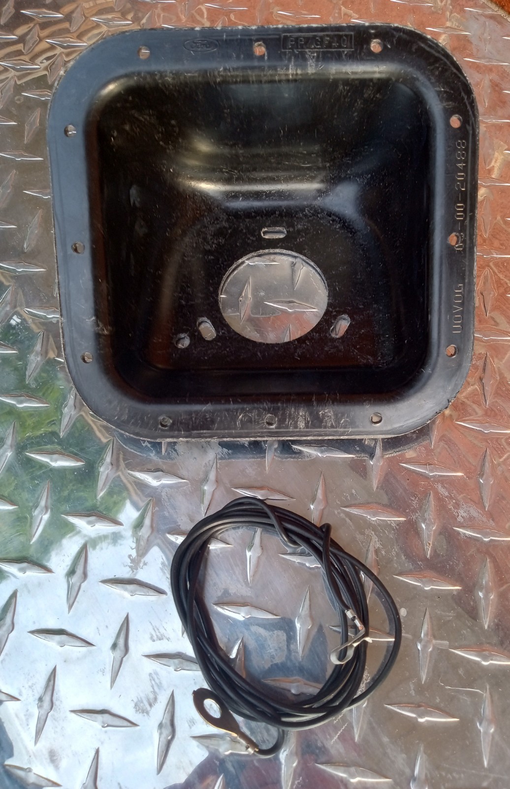 Ford Fuel/Fill Flange PP GF 40   7''H  X  7 1/4''W