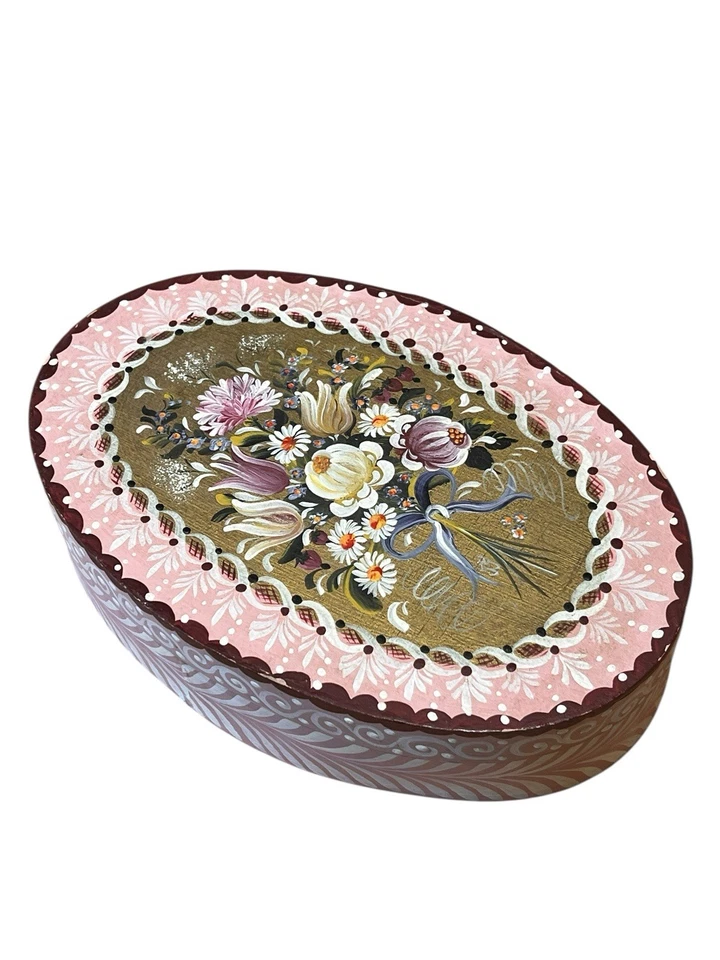 Vintage Cottage-core Oval Folk Art Box . Made In Austria. - Image 2 of 4