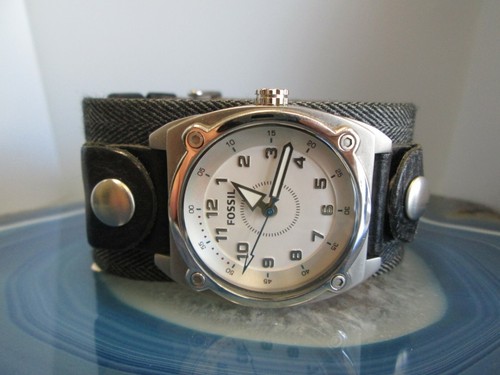 Fossil watch JR 1103 pre owned on wide 