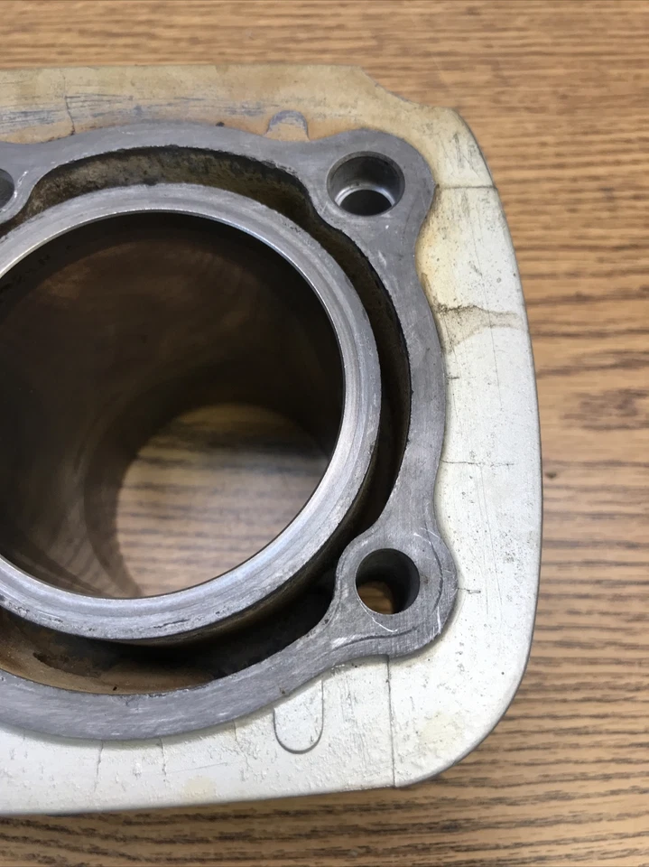 HONDA SHADOW VLX VT600 1988-2007, PARTE CILINDRO DELANTERO # 12100-MR1-830 Foto 3 de 4