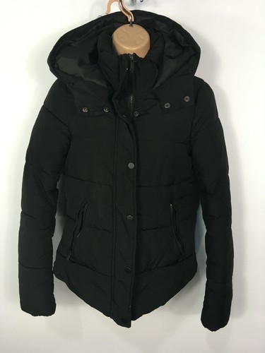 HOODED PADDED FITTED PUFFER JACKET 