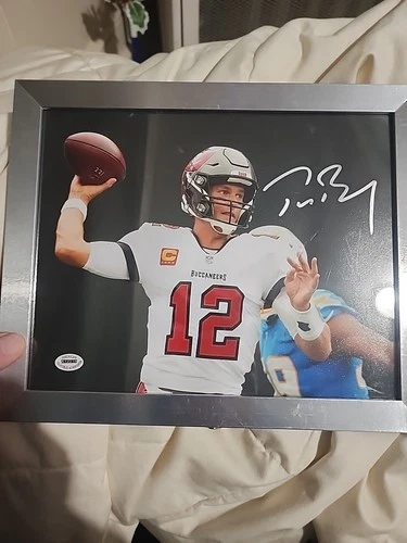Tom Brady Signed Autographed 8x10 Photo NFL Tampa Bay Bucs Buccaneers Patriots
