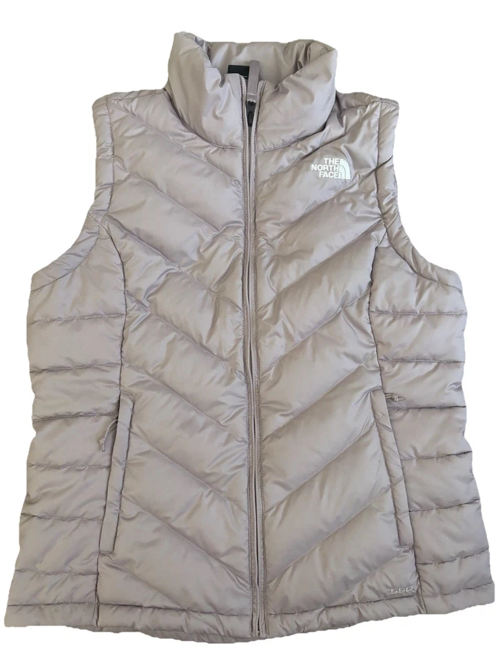 Chaleco acolchado The North Face 550 para mujer M púrpura claro aislado Foto 4 de 4