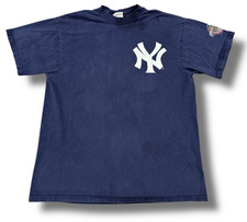 Vintage 2001 Majestic Derek Jeter 2 Large World Series NY Yankees MLB T-Shirt