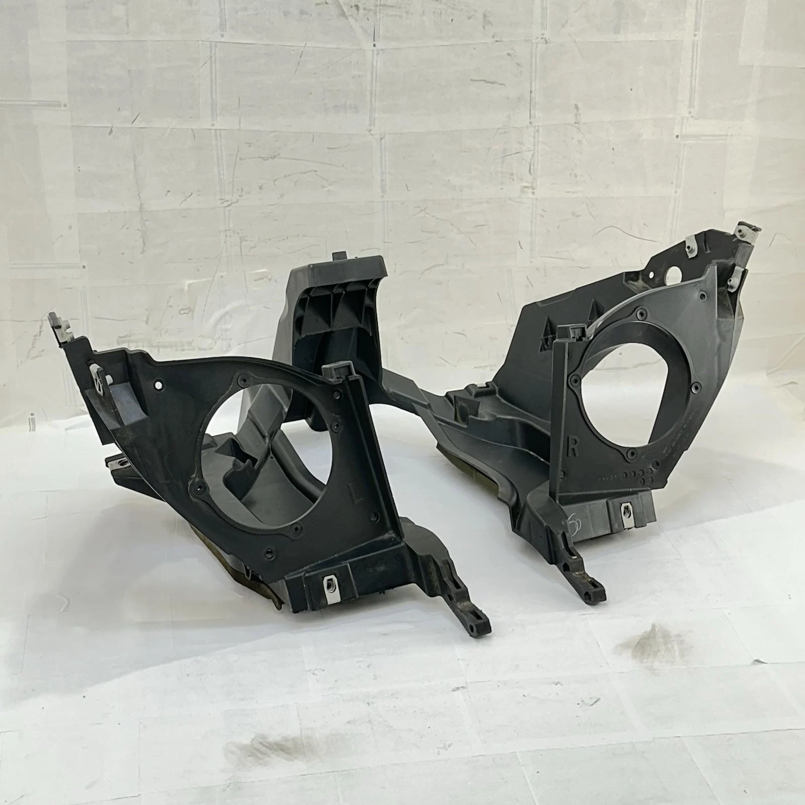 2016 CAN-AM SPYDER RT FRONT COWL DASH FAIRING CONSOLE SUPPORT BRACKET STOCK