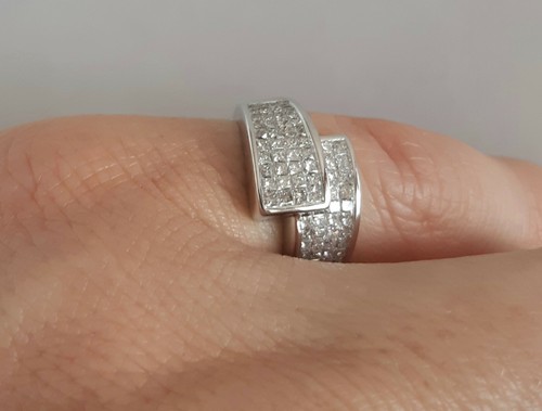 Anello Fascia Contriariè 1,50Ct Diamanti Princess F/G Color in Oro 18kt - Foto 11 di 12