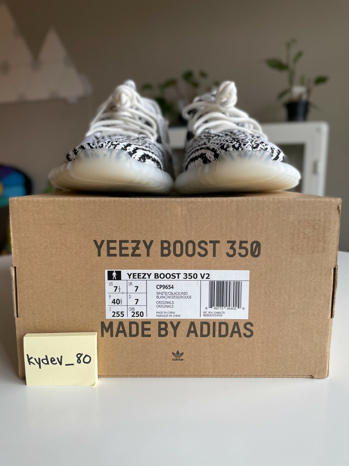 yeezy boost 350 zebra box
