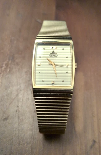 Vintage Seiko Watch Men 23mm Gold Tone 8Y21-5040, New Battery