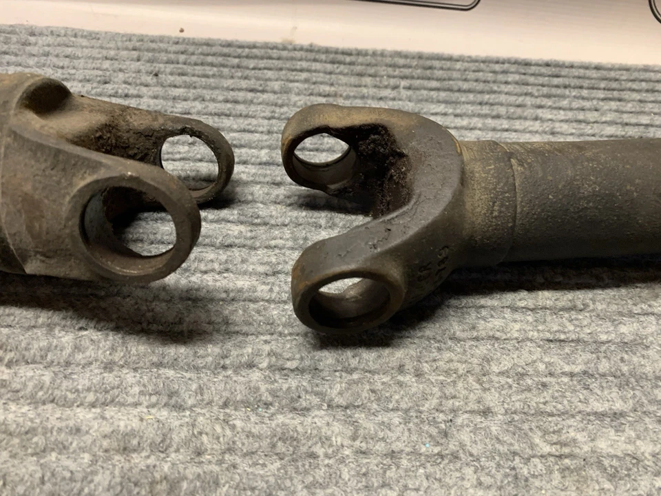 Ford F250 F350 1992-1997 155” WB eje de transmisión trasero 7,3 L Powerstroke automático 4x4 Foto 4 de 4