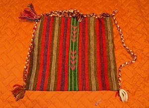 VINTAGE CHUSPA FINELY WOVEN RARE CHARAZANI BOLIVIA MUSEUM QUAL Navajo Chimayo Lk