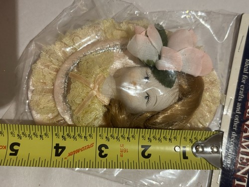 Semi Vintage Framed Porcelain Doll Head Ornaments & Small Teddy Bears Lot - Picture 10 of 13