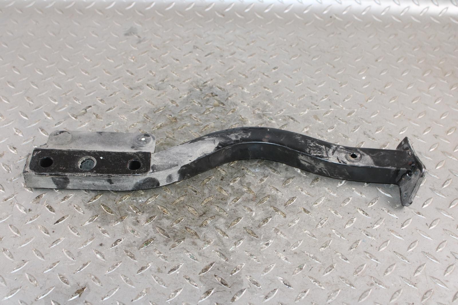 Bentley Flying Spur 2013-2018 Front Right Radiator support