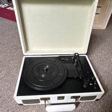 Digital Conversion Turntable White w/ Built-In Speakers, 33/45/78, RCA/HP