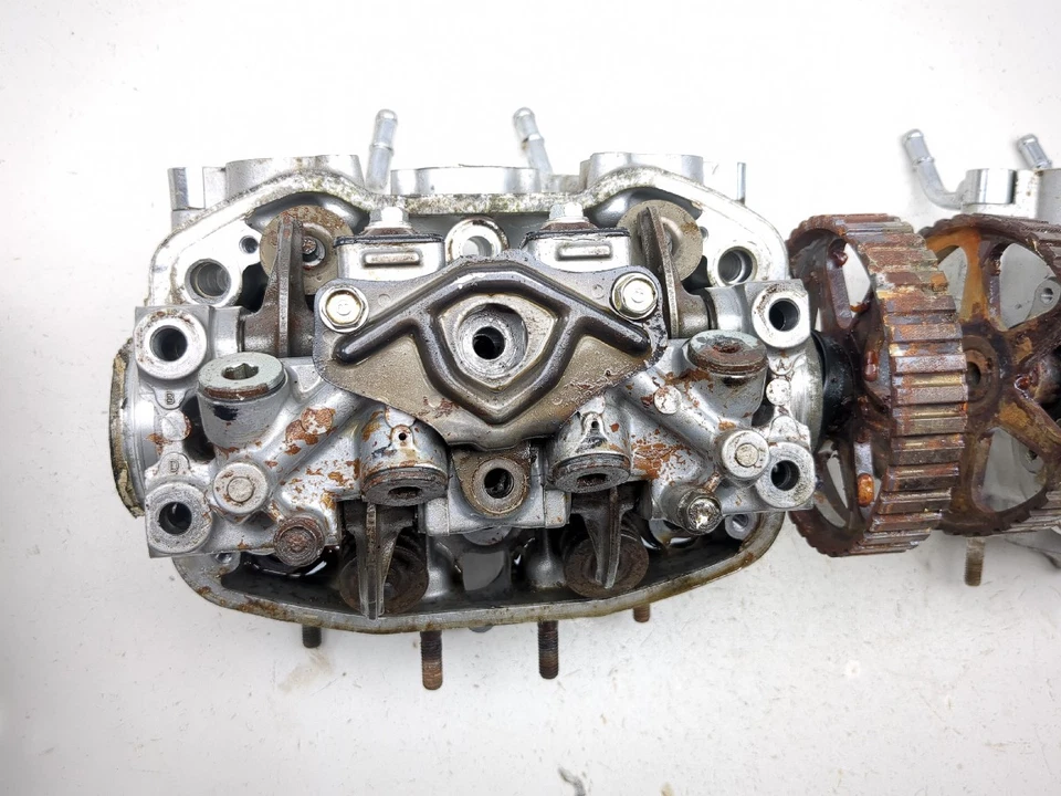 Culatas de motor Honda Goldwing Aspencade GL1200 84-87 DAÑADAS Foto 3 de 4