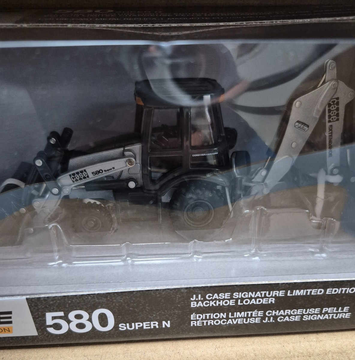 1/50 JI Case 580 Super N Backhoe Loader, Silver Signature Limited