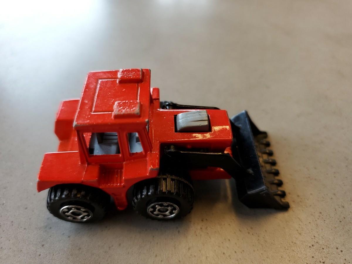 Vintage 1976 Matchbox Tractor Shovel No. 20, Lesney Prods. MADE IN