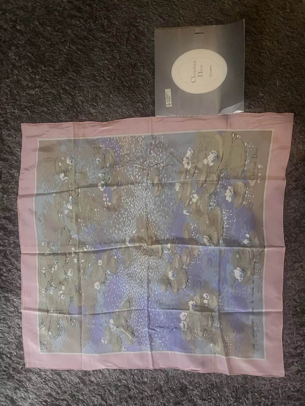 NÉNUPHARS VINTAGE CHRÉTIEN DIOR MONET NÉNUPHAR EN SOIE ÉCHARPE GIVERNY MUSÉE FRANCE