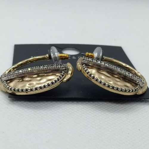 NEW New York and Company Gold Tone, Hammered Rhinestone Bar Accented Post Hoops - Picture 4 of 4