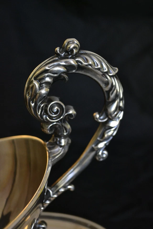 Sauciere casque métal argenté HALLOT 19 e Napoleon III - Photo 4/4