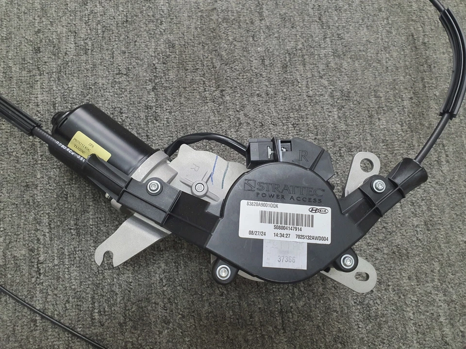 OEM 83820-A9000 CONJUNTO DE MOTOR-POTENCIA DESLIZANTE, derecha Psgr para Kia Sedona 2015~2021 Foto 3 de 4