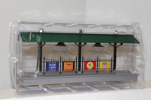 PLATAFORMA ESTACIÓN ILUMINADA PLUG & PLAY Lione #84318 | Condition: New