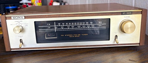 Sony ST-5600 FM Stereo/AM FM-AM Solid State Tuner with Wood Case