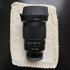 Sony Distagon T* FE 35mm f/1.4 ZA Full-frame E-Mount Prime Lens