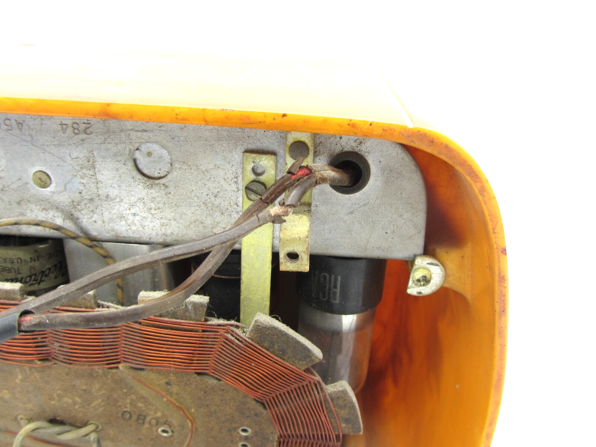 Sentinel Bakelite Catalin 284 Wavy Grill Radio ButterScotch!! It