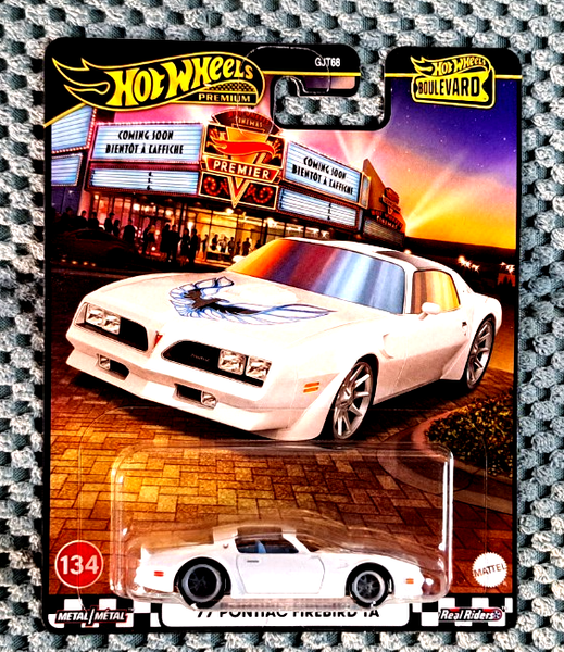 Mattel Hot Wheels Premium Boulevard '77 Pontiac Firebird Ta (GJT68) - Neu-image
