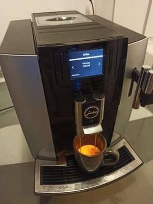 Jura E8 Kaffeevollautomat Schwarz Silber mit Garantie