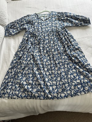 La Marey blau weiß Blumen Batik Midikleid Größe 20-22 neu ohne Etikett Baumwolle Taschen