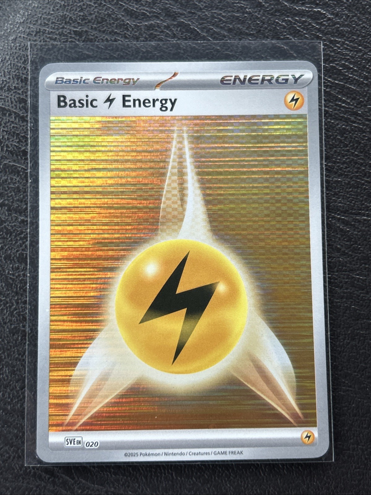 🪶Pokemon TCG - Basic Lightning Energy 020  - Horizontal Holo Rare - SV BBWF