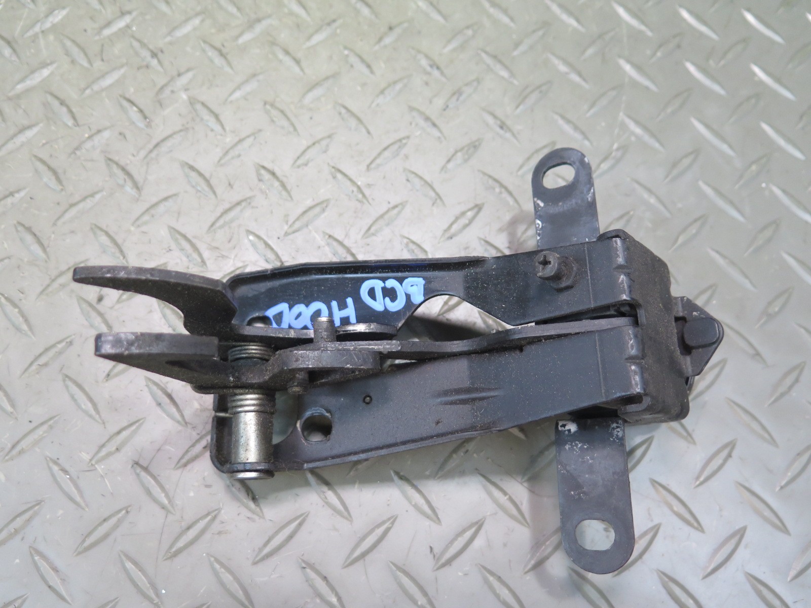 2006-2012 BENTLEY CONTINENTAL FLYING SPUR FRONT HOOD SAFETY CATCH LOCK LATCH SET