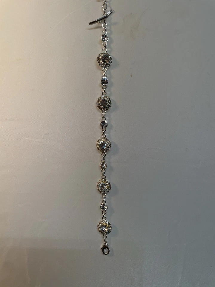 "Pulsera Napier brillante tono plata vinculada pedrería 7,5""" Foto 2 de 4