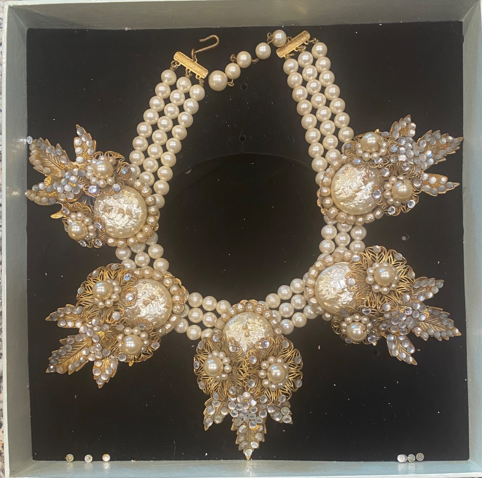 HASKELL STYLE STATEMENT NECKLACE - image 1