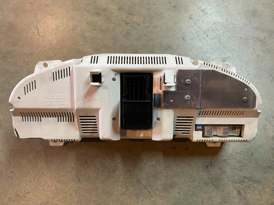 95 96 1995 SAAB 900 涡轮增压设备簇 174K M/T 46 17 213 查看桌面 — 第 2/4 张图片