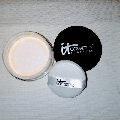 *New* IT COSMETICS BYE BYE PORES. Micro finish powder