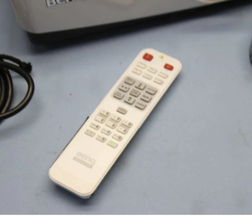 BenQ MX822ST XGA 3500-Lumen 3D-Ready DLP HD Projection System/Projector -Low Use - Image 4 of 4