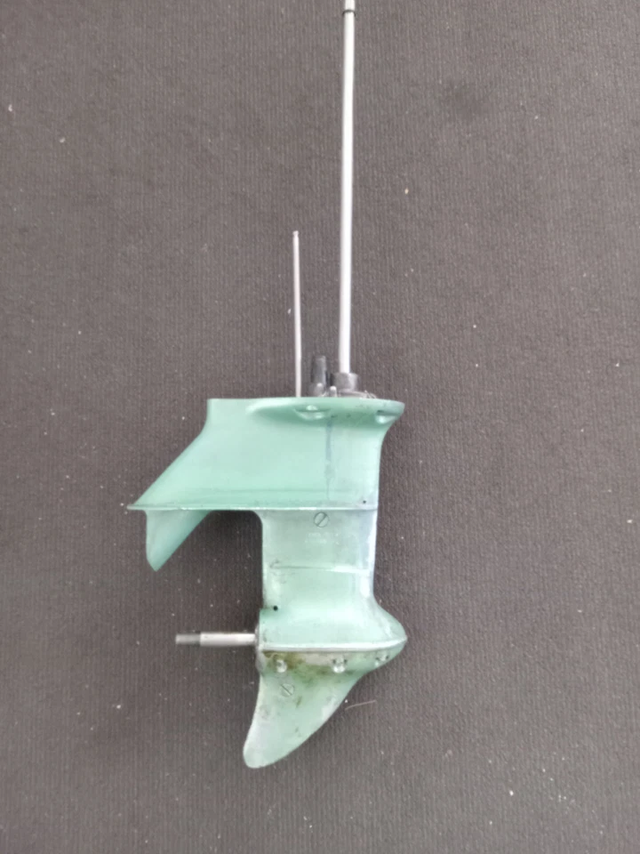 1955 QD-16 and Evinrude Fastwin 10 hp Lower unit - Image 2 of 4