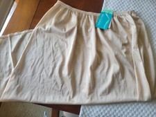 NWT Vanity Fair Half Slip Lingerie 26 inches Size M-Side Slit- nude/beige