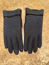 Vintage Winter Gloves With Stylish Black Trim