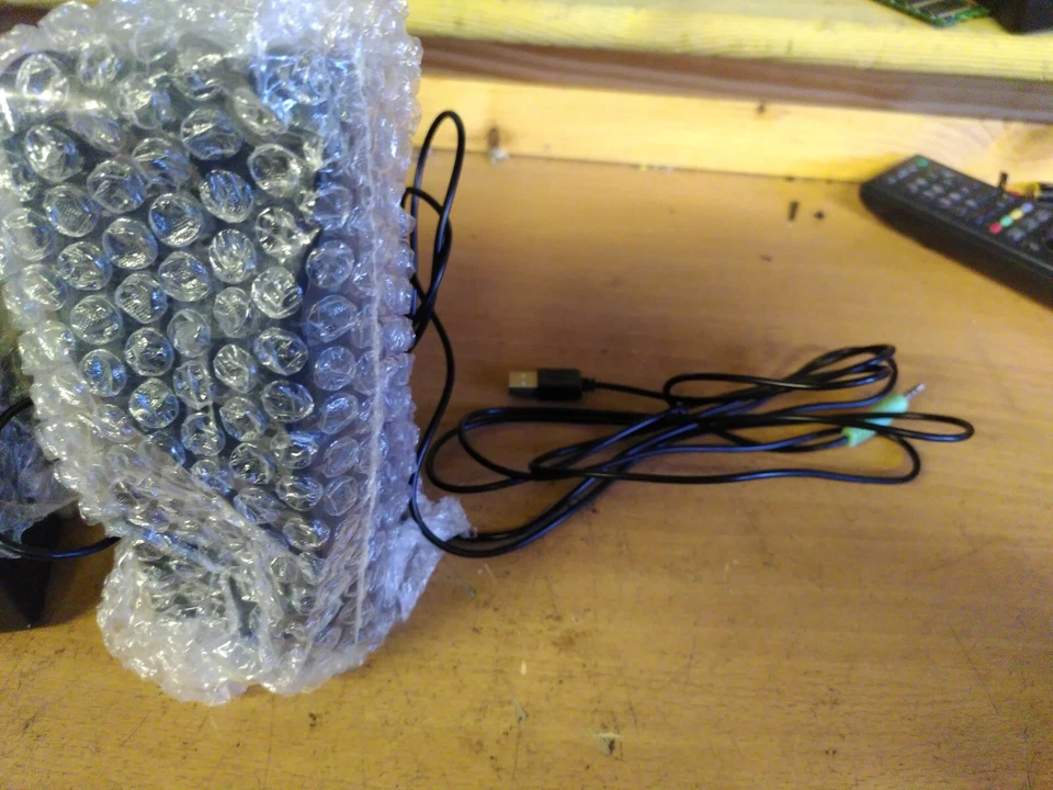 Genius SP-U120 Multimediale PC Altoparlanti Stereo W/Scatola -desktop (384) - Immagine 4 di 4