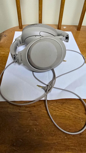 Sony WH-1000XM4 Gray Over-Ear Headband Headphones FOR PARTS/REPAIR