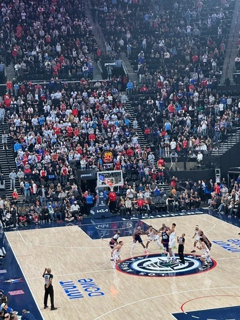 2 boletos de LA Clippers vs. Memphis Grizzles (15/12/25), 2 principal, fila 15, asientos 8-9 Foto 2 de 2