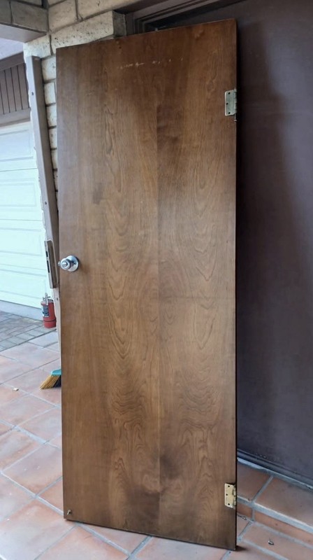 Doors for interior and closet, brown wood, finished, 1 or 2 panels, for any room